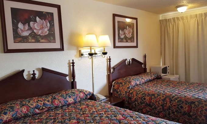 Grissom - Highland Hotel | Ideal Retreat Near Virginia Tech with Family-Friendly Amenities