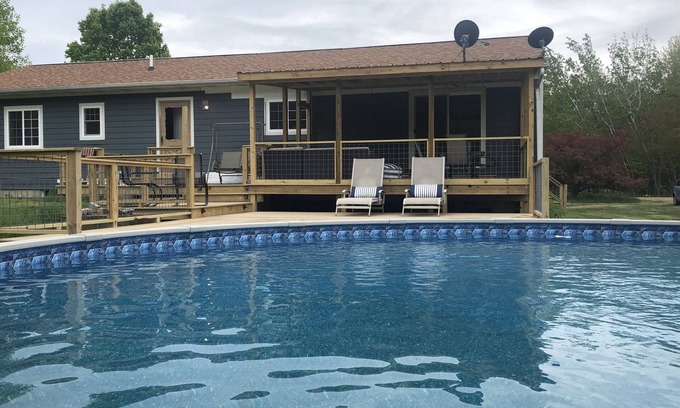 Three Oaks House | Ideal Getaway with Private Heated Pool and Ocean View