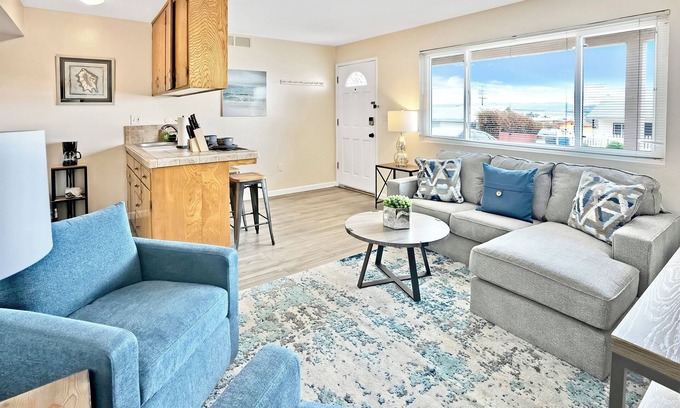 Seaside Apartment | Seaside Beach Retreat: Family-Friendly Getaway Near Monterey