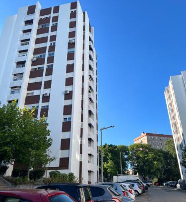 Apelacao Apartment | Family-Friendly Perfect T3 Apartment in SAC Awaits You