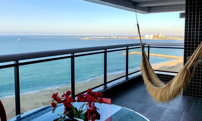 Meireles Apartment | Scenic Ocean View Room on the 16th Floor with Pool