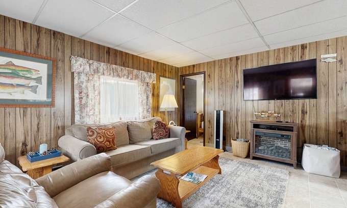 Bayview Boat Rental | Idyllic Waterfront Fishing Retreat - Bayview Marina Home
