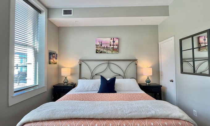 Wilmington Apartment | Perfect Work Retreat on Market St. Downtown ILM