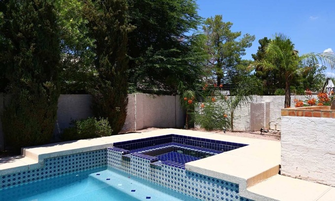 Paradise Valley Village House | Conveniently Located Hotel with Pool and Spa Amenities