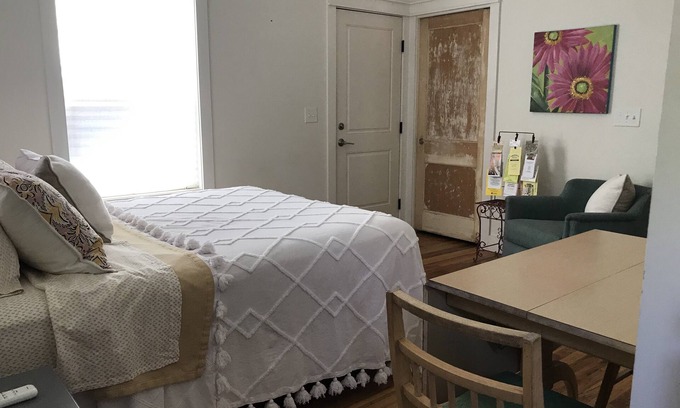 Tech Terrace Apartment | Ideally Situated Tech Terrace UNIT Hotel with Family Amenities