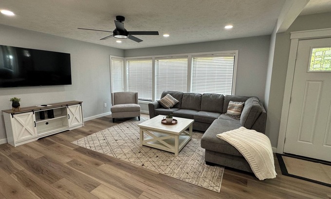 Acme House | Conveniently Located with Family & Pet-Friendly Amenities