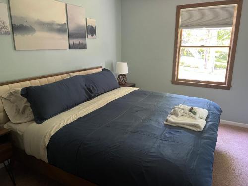 Water Hill House | Conveniently Located Family-Friendly Waterhill Retreat