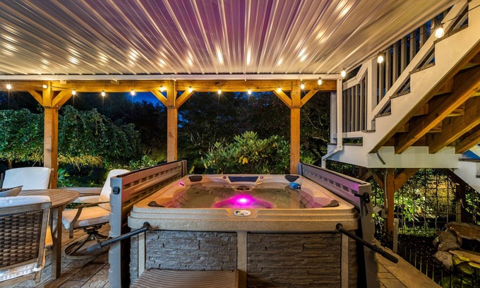 Snohomish House | Ideally Located Hotel Near Downtown Snohomish & Golf