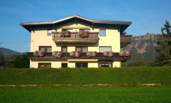 Ehenbichl Apartment | Peaceful Central Apartment for Families in Prime Location