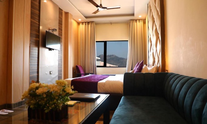 Haridwar Hotel | Ideal Stay at Perfectstayz Premium on Harkipauri Road