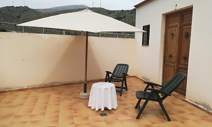 El Pinar House | Convenient Stay at PERGAR DESCANSO - 15 Mins to Playa