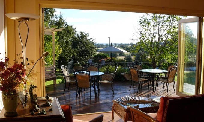 Mugga Downs Bed & Breakfast | Discover Pericoe Retreat: Pet-Friendly Getaway with Pool