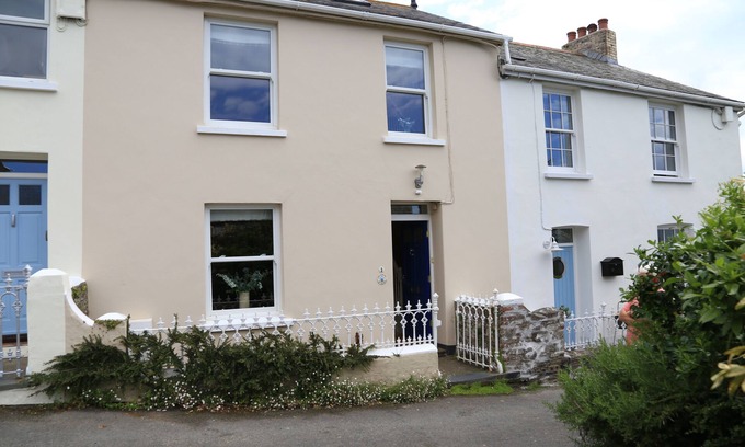 Instow Cottage | Charming Period Cottage in Instow, Steps from the Beach