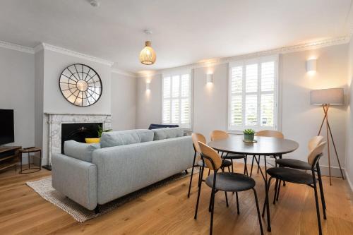 Henley-on-Thames Apartment | Charming Henley 2-Bed Apartment with Child-Friendly Amenities