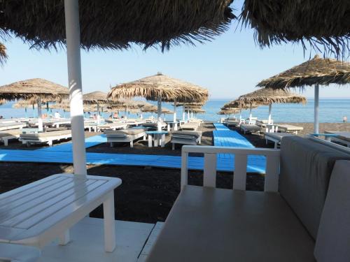 Perissa Apartment | Beachfront Rooms at Perissa with Ocean Views & Pool Access
