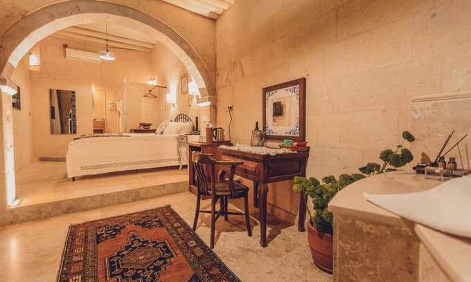 Uchisar Hotel | Delightful Peristyle Cave Cappadocia - Top-Rated Getaway