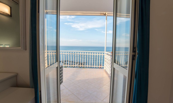 Casalabate Hotel | Discover Gatto Bianco Casalabate: Family-Friendly Retreat