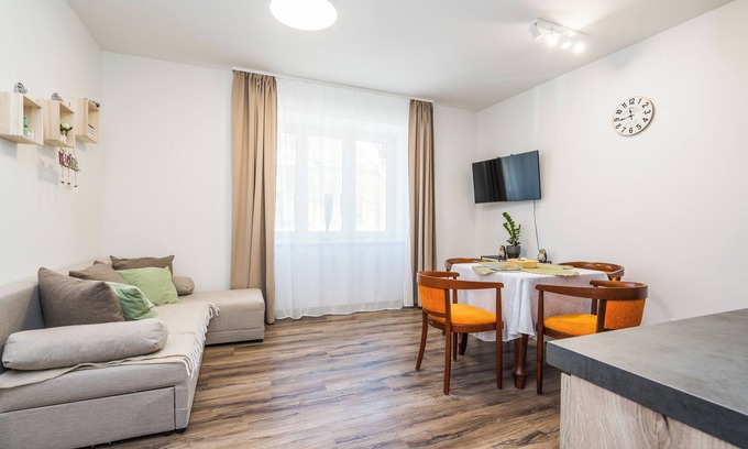 Hradec Kralove Apartment | Cozy Perla Hradce 101: Central Apartment with Breakfast