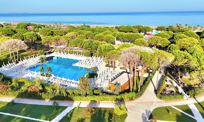 Ishem Apartment | Oceanfront Perla Penthouse with Pool in Lalzit Bay