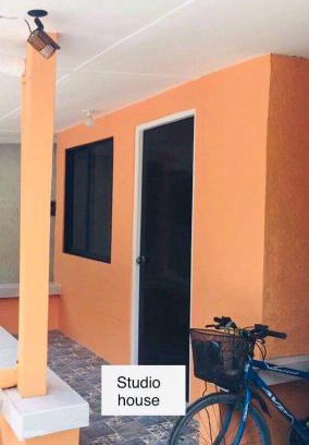 Rizal Province House | Cozy Perlies Inn Studio House with NETFLIX & Breakfast
