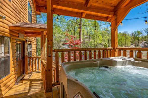 Sevierville House | Romantic Getaway: Private Honeymoon Cabin with Hot Tub