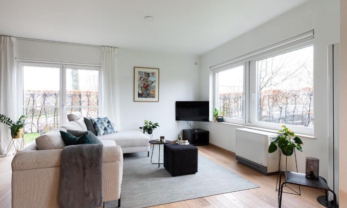 Hooglatem Apartment | Guest Rated 10/10: Permeke Flat with Family-Friendly Amenities