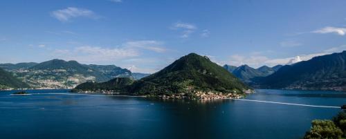 Sulzano Hotel | Relax at Pernice 77: Pet-Friendly with Pool & Hot Tub