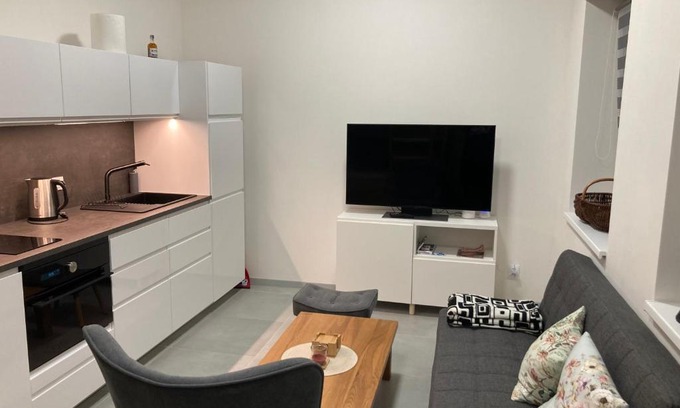 Pernink Apartment | Family-Friendly Stay at Pernink Pod nádražím - Guest Rated 9.8