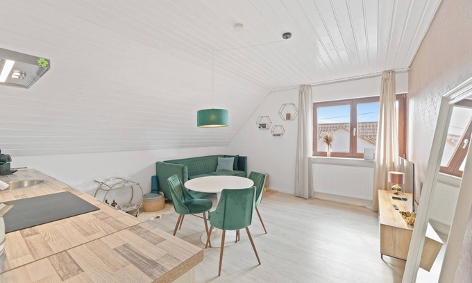 Perouse Apartment | Discover Perouser Wohlfühloase: Pet & Child-Friendly Retreat