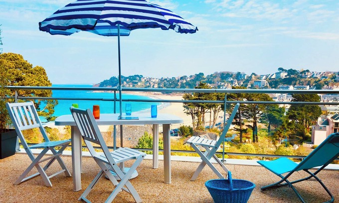 Perros-Guirec Apartment | Idyllic Perros-Guirec: Beachfront Bliss with Ocean Views