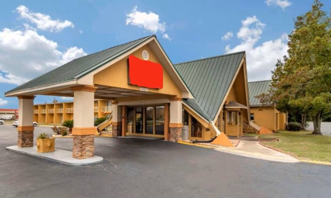 Perry Hotel | Convenient Econo Lodge near Perry National Fair Grounds