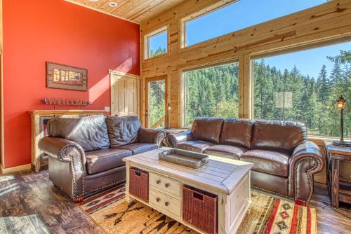 Ardenvoir House | Pet-Friendly Perrydise with Hot Tub and Great Guest Rating