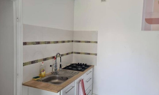 Persan Apartment | Explore Persan - Independent Grand Studio for Families & Pets