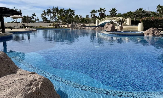 Zona Hotelera Condo | Personal Concierge Service Steps from the Ocean with Views