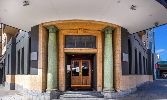 Perth Central Business District Apartment | Cozy 1-Bedroom Apartment in Perth's West End Complex