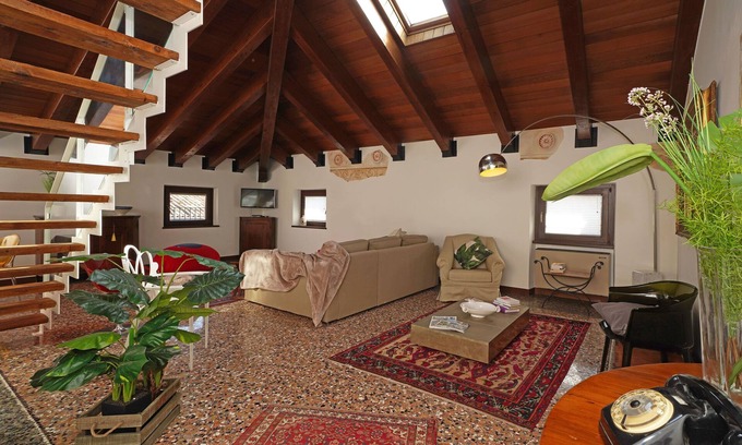 Peschiera del Garda City Centre Apartment | Peschieraloft - Two Bedroom Apartment, Sleeps 6
