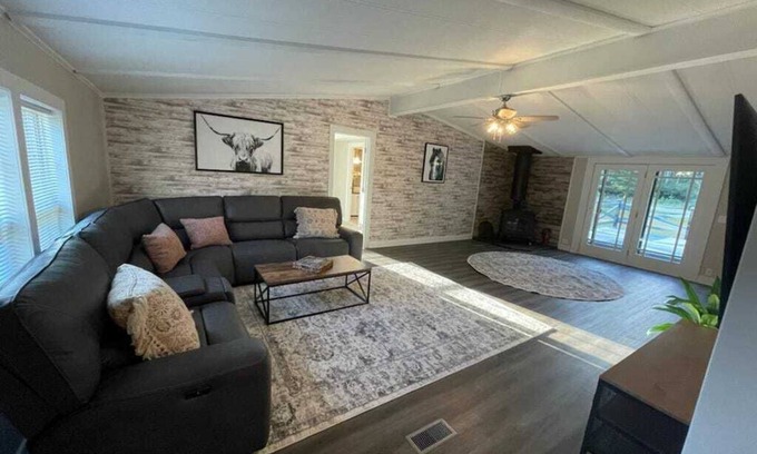 Marinette House | Experience Peshtigo Ranch: Pet & Child Friendly Retreat