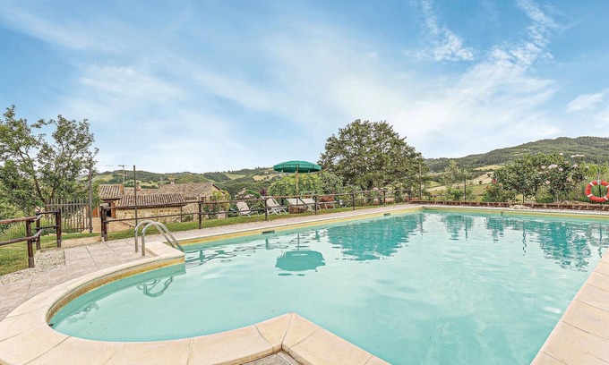 Monteluiano Apartment | Discover a Serene Escape in Stone Farmhouses near Gubbio