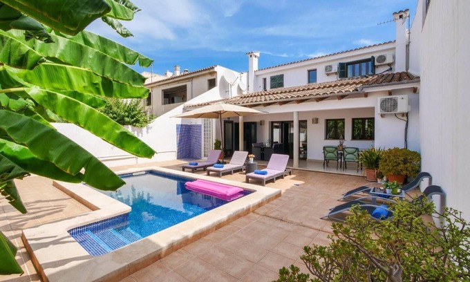 Santa Maria del Cami Ski Chalet | Peaceful Pet-Friendly Retreat Near Palma with Ocean Views