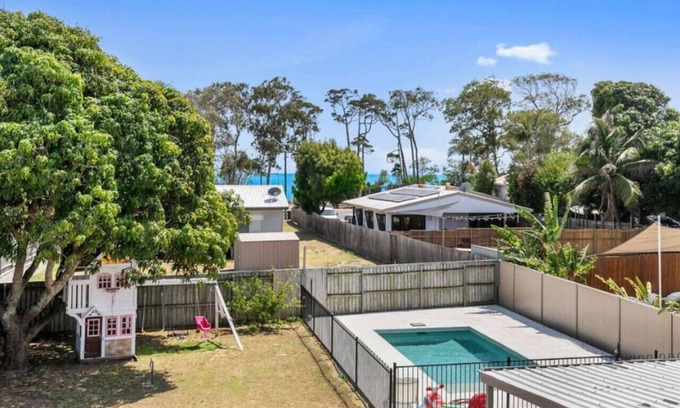 Urangan House | Pet friendly,100m to Beach&Cafe - Book now!