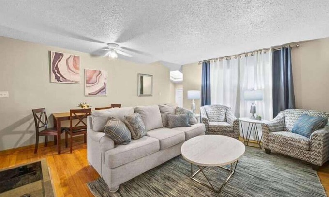 Tulsa Condo | Idyllic 1/1 BR Condo with Pool & Pet-Friendly Amenities
