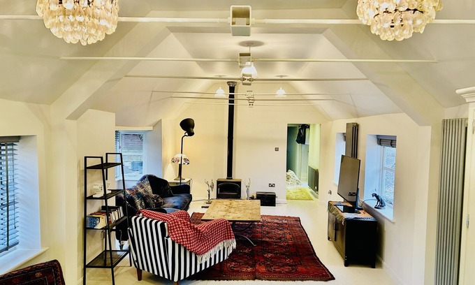 Maidstone Cottage | Relaxing 2-Bed Cottage with Hot Tub and Beautiful Gardens