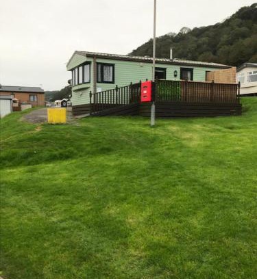 Aberystwyth House | Pet Friendly 2 Bedroom Caravan Clarach Bay