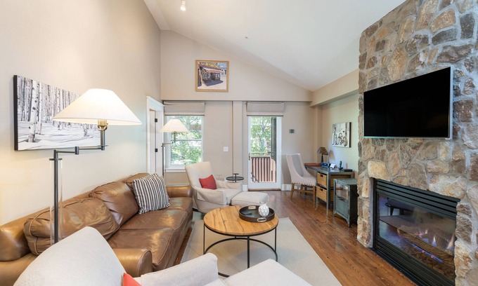 Telluride Condo | Pet-Friendly 3-Bedroom Retreat at the River Club - Rated 10/10