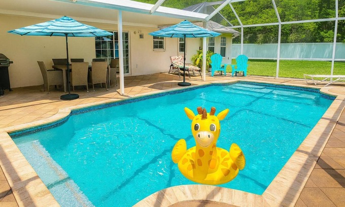 South Bradenton House | Pet-Friendly 3 BR Pool Home with Ocean Views on Quiet Cul-de-Sac