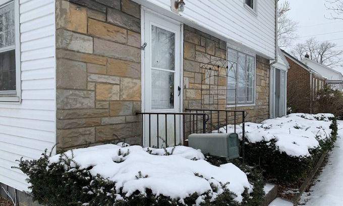 Alliance House | Pet-Friendly 4-Bedroom Retreat in Alliance for Families