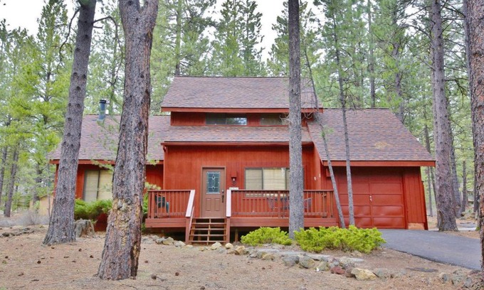 Overlook Park House | Family-Friendly Retreat at Pet Friendly 8 Leisure Home
