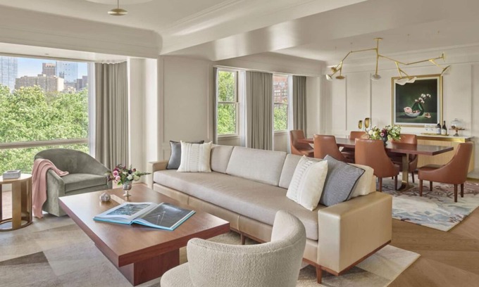 Back Bay East Hotel | Pet-Friendly Stay with Scenic Views Near Frieda Garcia Park