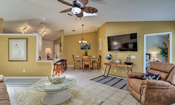 Fernandina Beach House | Pet-Friendly Florida Haven with Grill and Fenced Yard