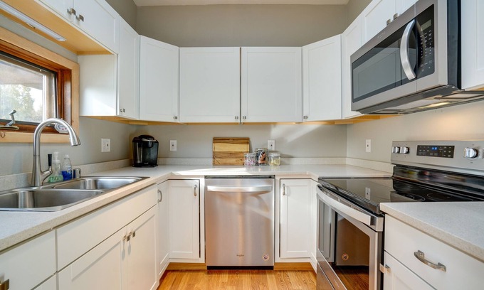 Scenic Foothills Cottage | Pet-Friendly Anchorage Home Near Downtown Attractions